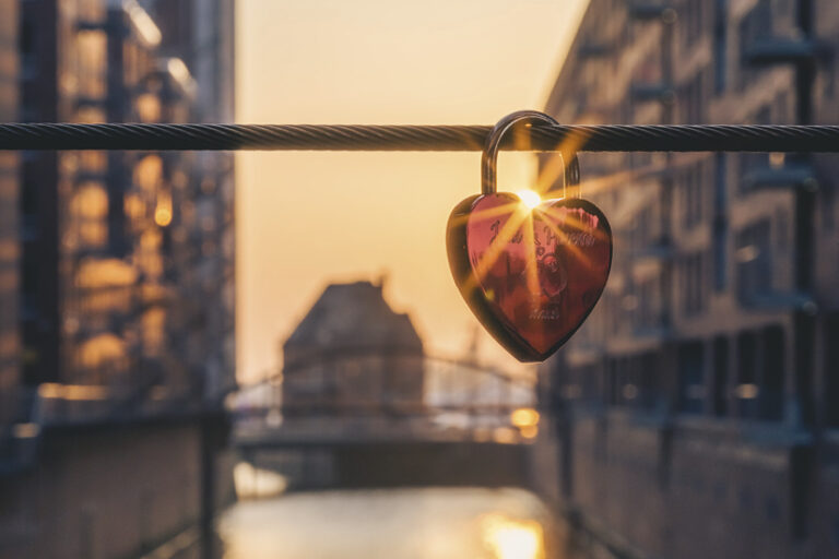Hamburgfotografie. Liebeschloss in der Speicherstadt. Foto: Kerstin Bittner