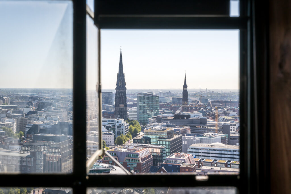 Blick vom Türmerboden der Kirche St. Michaelis in Hamburg. Foto: Kerstin Bittner