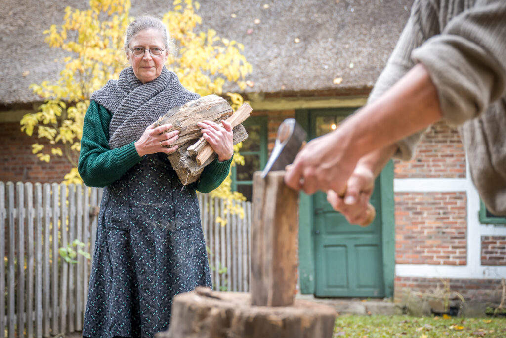 Darstellende der Gelebten Geschichte im Museumsdorf Wennerstorf. Foto: Kerstin Bittner