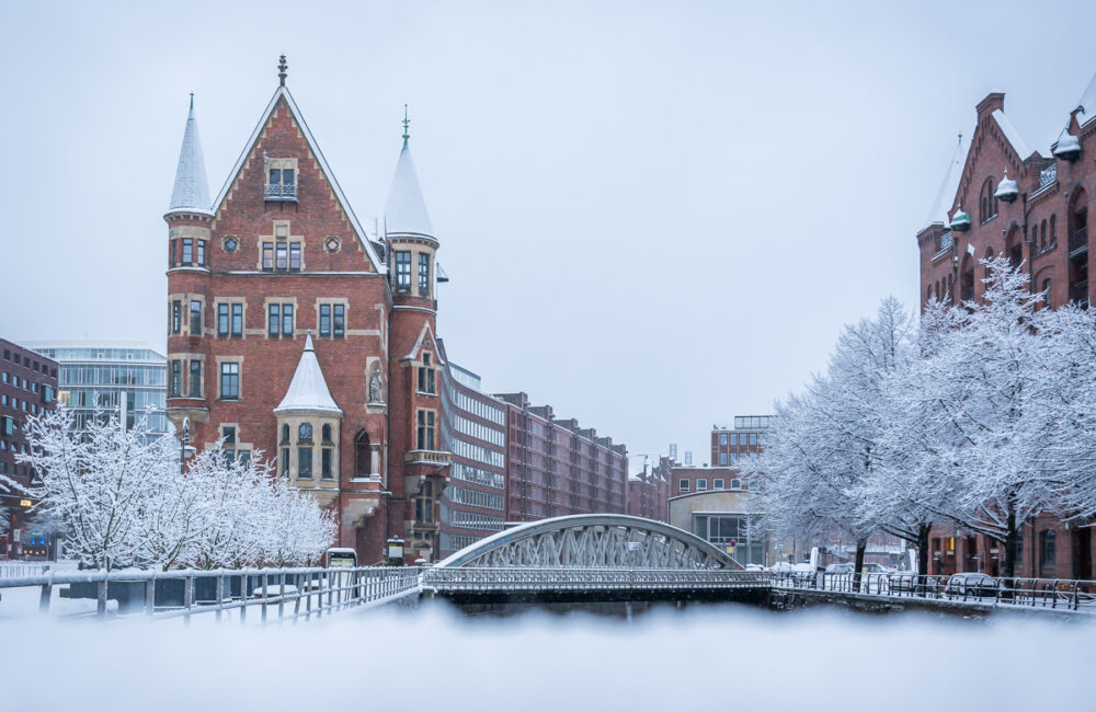 Verschneite Speicherstadt in Hamburg. Foto: Kerstin Bittner