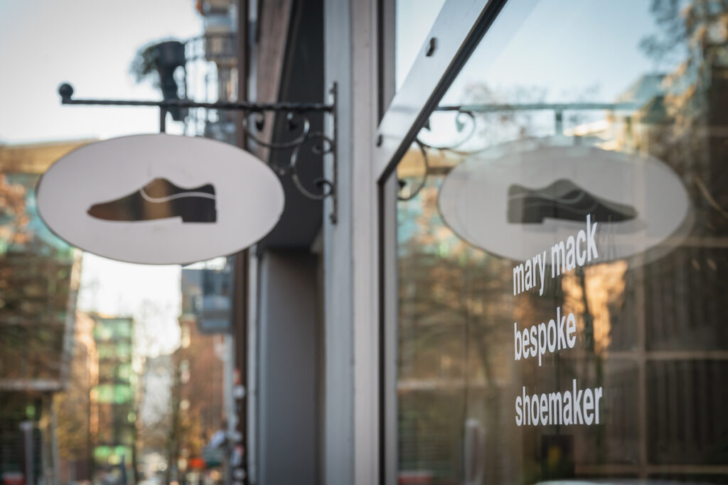 Maßschuhmacher-Werkstatt in Hamburg. Foto: Kerstin Bittner