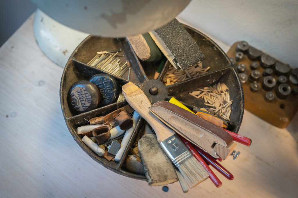 Maßschuhmacher-Werkstatt in Hamburg. Foto: Kerstin Bittner