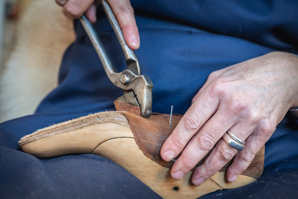 Maßschuhmacher-Werkstatt in Hamburg. Foto: Kerstin Bittner