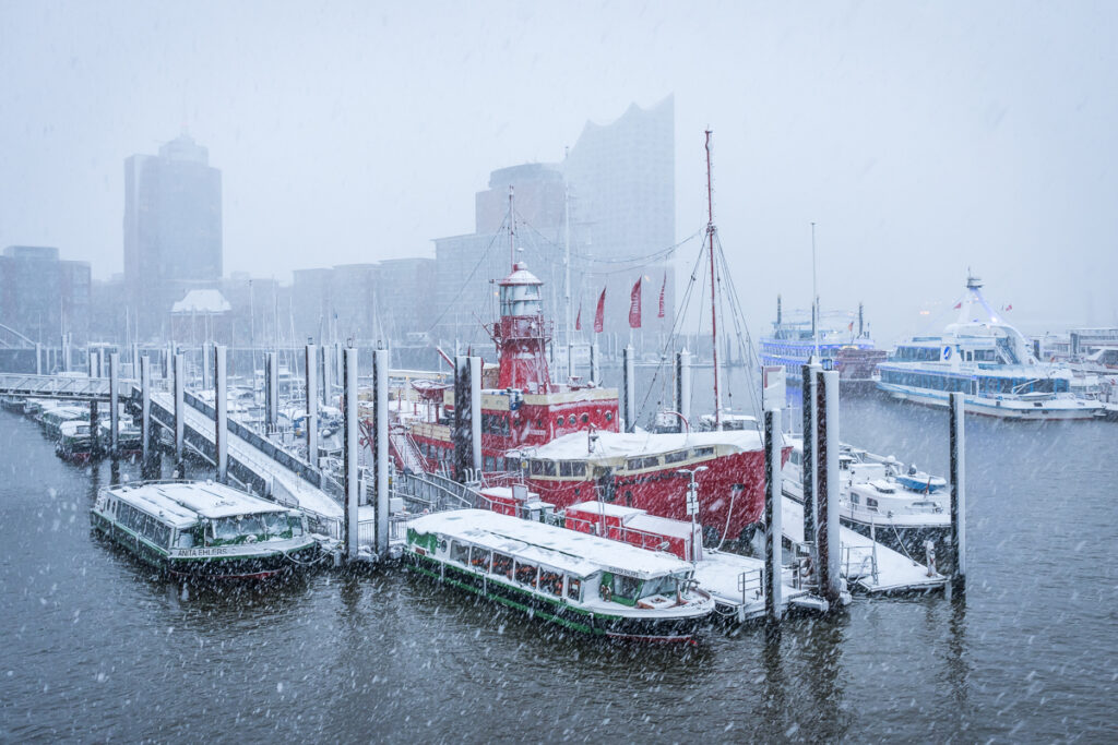 Schneefall am Hamburger Hafen. Foto: Kerstin Bittner
