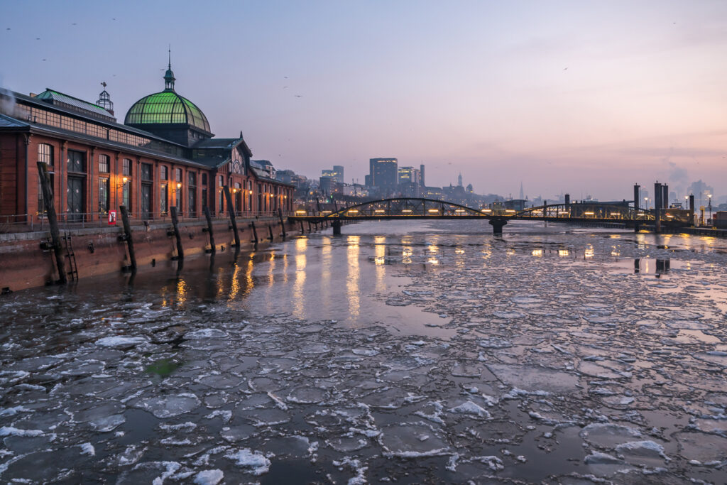 Treibeis an der Fischauktionshalle in Hamburg. Foto: Kerstin Bittner