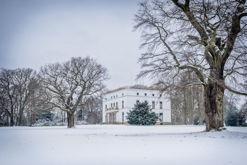 Jenischhaus in Hamburg im Schnee. Foto: Kerstin Bittner