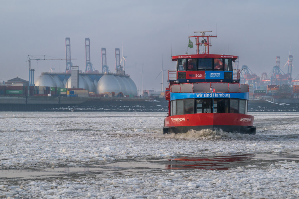 Treibeis auf der Elbe. Foto: Kerstin Bittner
