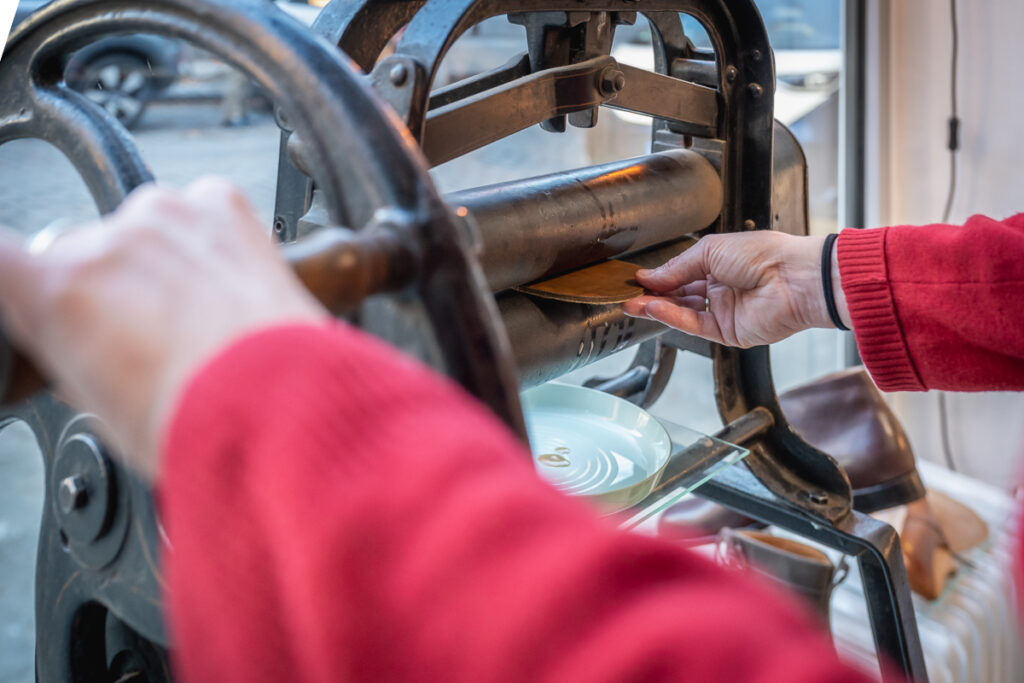 Maßschuhmacher-Werkstatt in Hamburg. Foto: Kerstin Bittner